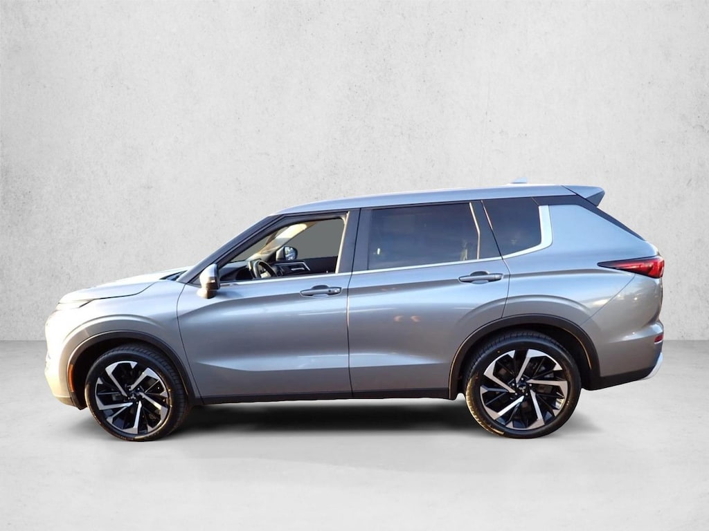 Used 2024 Mitsubishi Outlander SE SUV