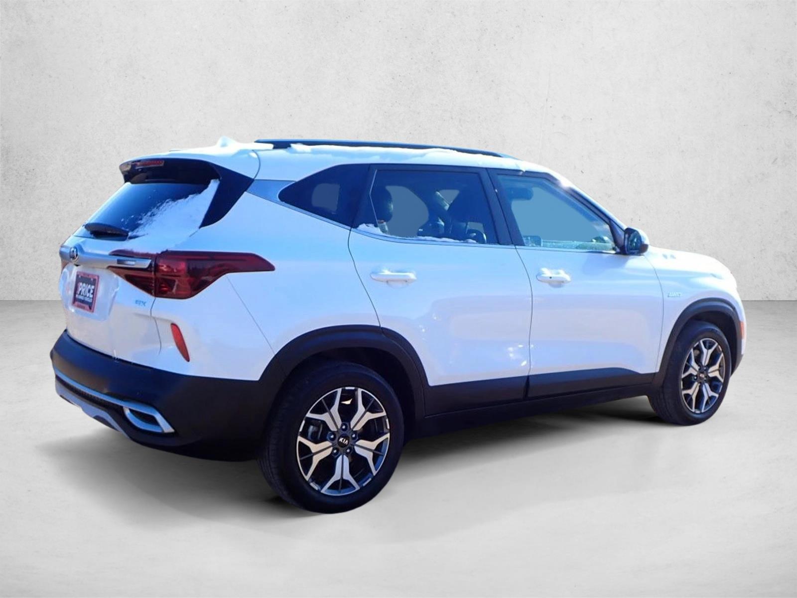 2021 Kia Seltos EX photo 3