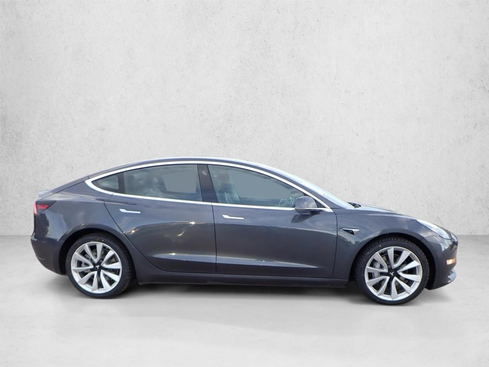 2018 Tesla Model 3 Long Range photo 3