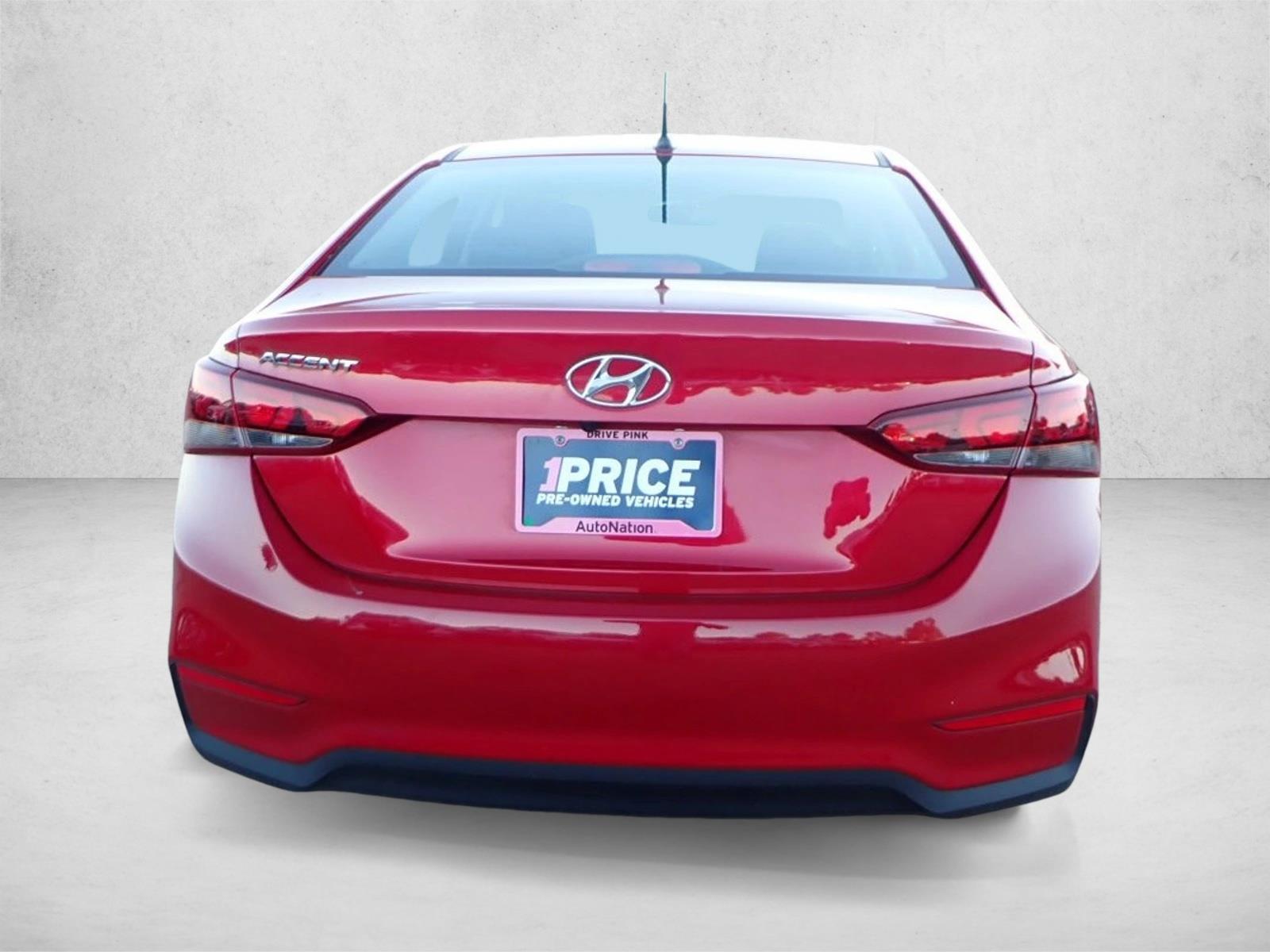 2022 Hyundai Accent SE photo 3