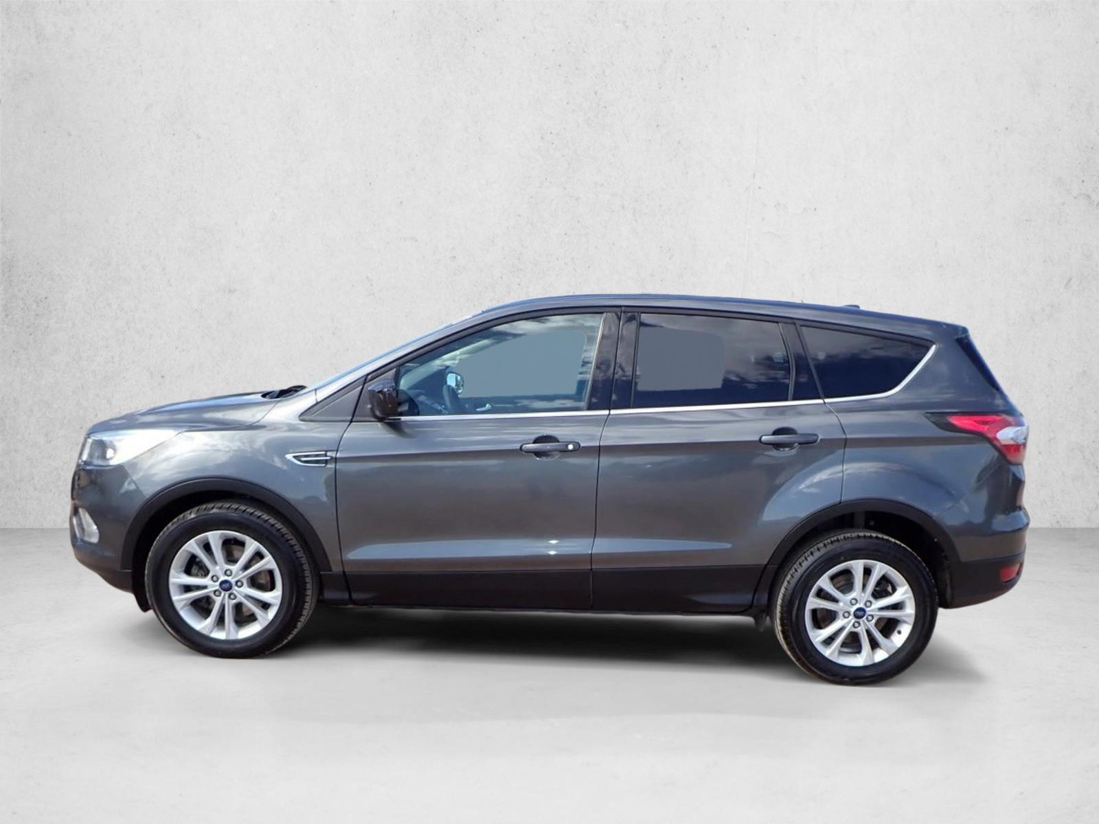 2017 Ford Escape SE photo 2