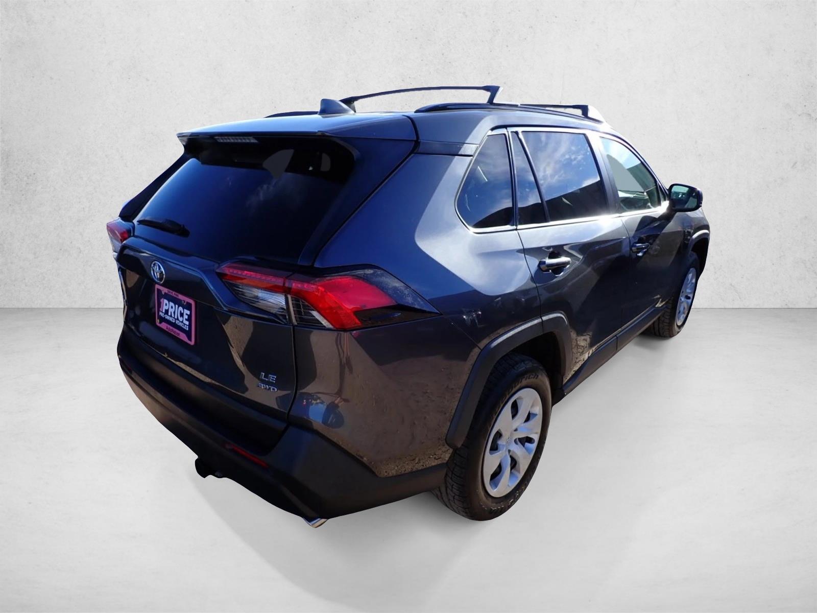 2020 Toyota RAV4 LE photo 4