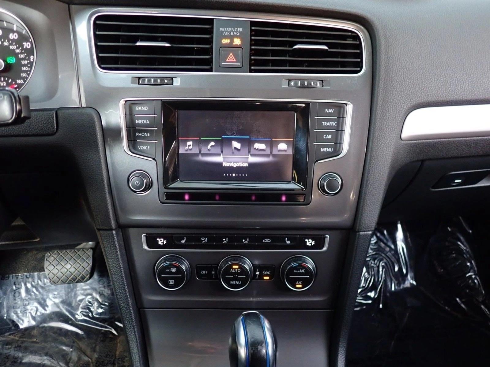 2015 Volkswagen e-Golf e-Golf Limited Edition - Photo 16