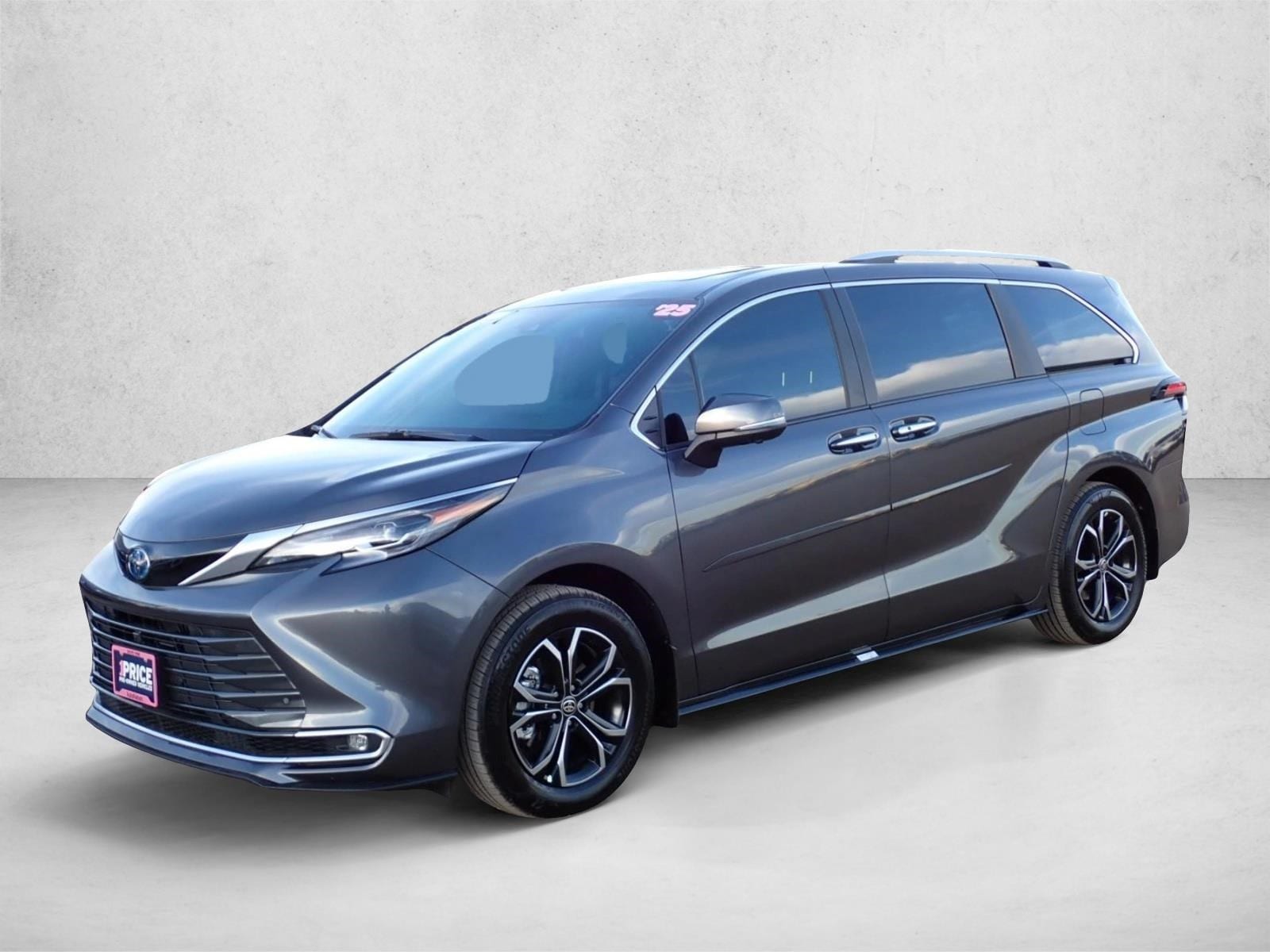 2025 Toyota Sienna Platinum's photo