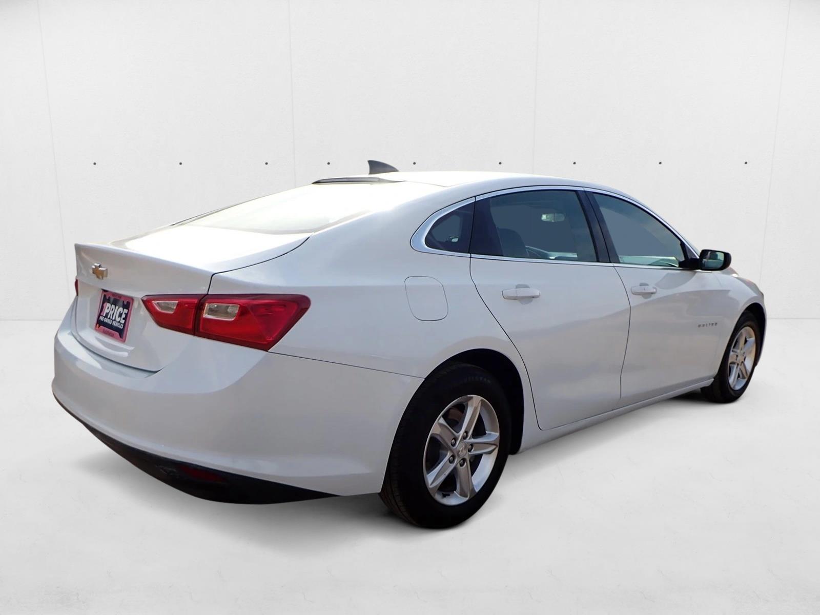 2021 Chevrolet Malibu LS photo 2