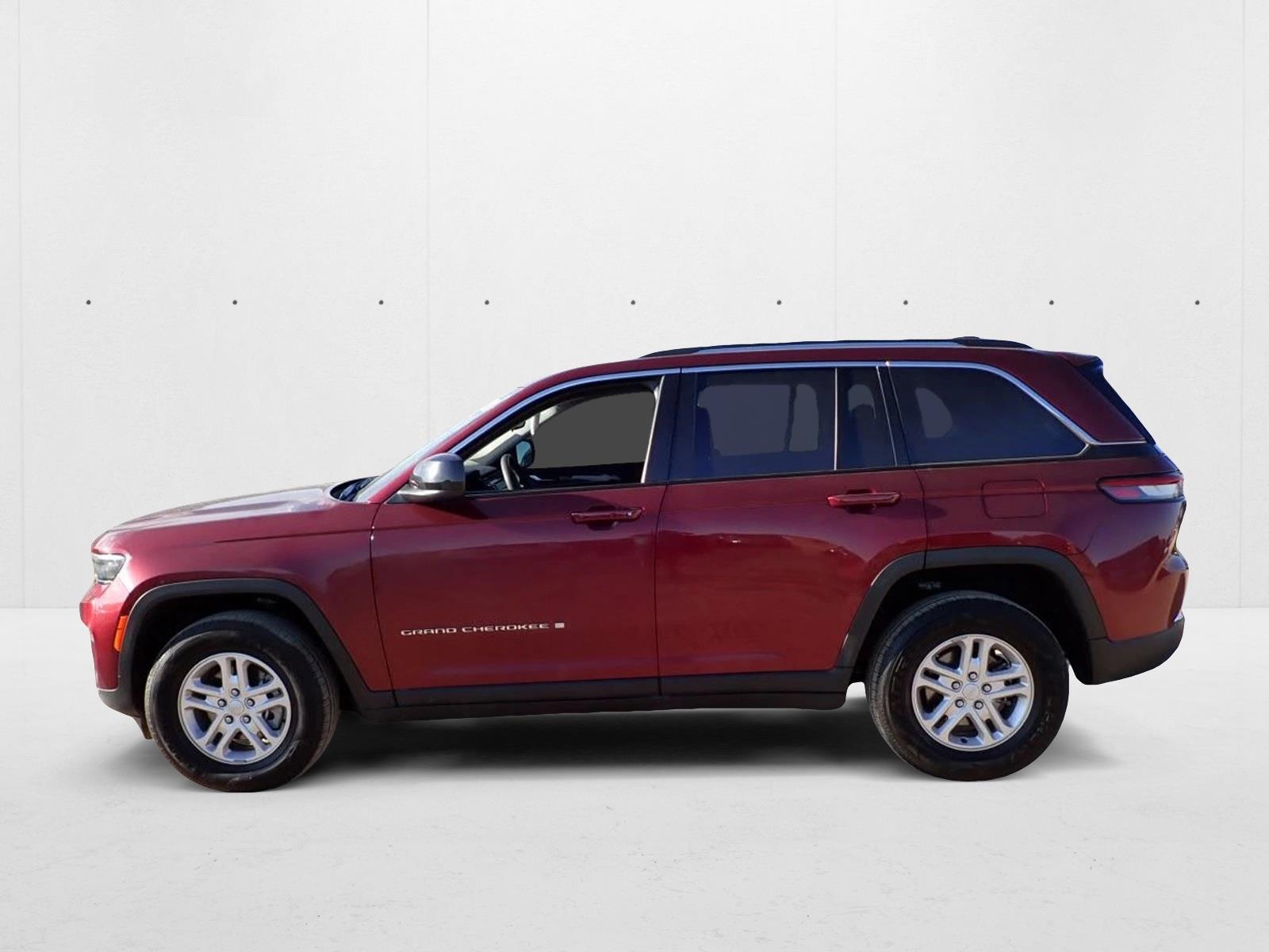 2023 Jeep Grand Cherokee Altitude photo 2