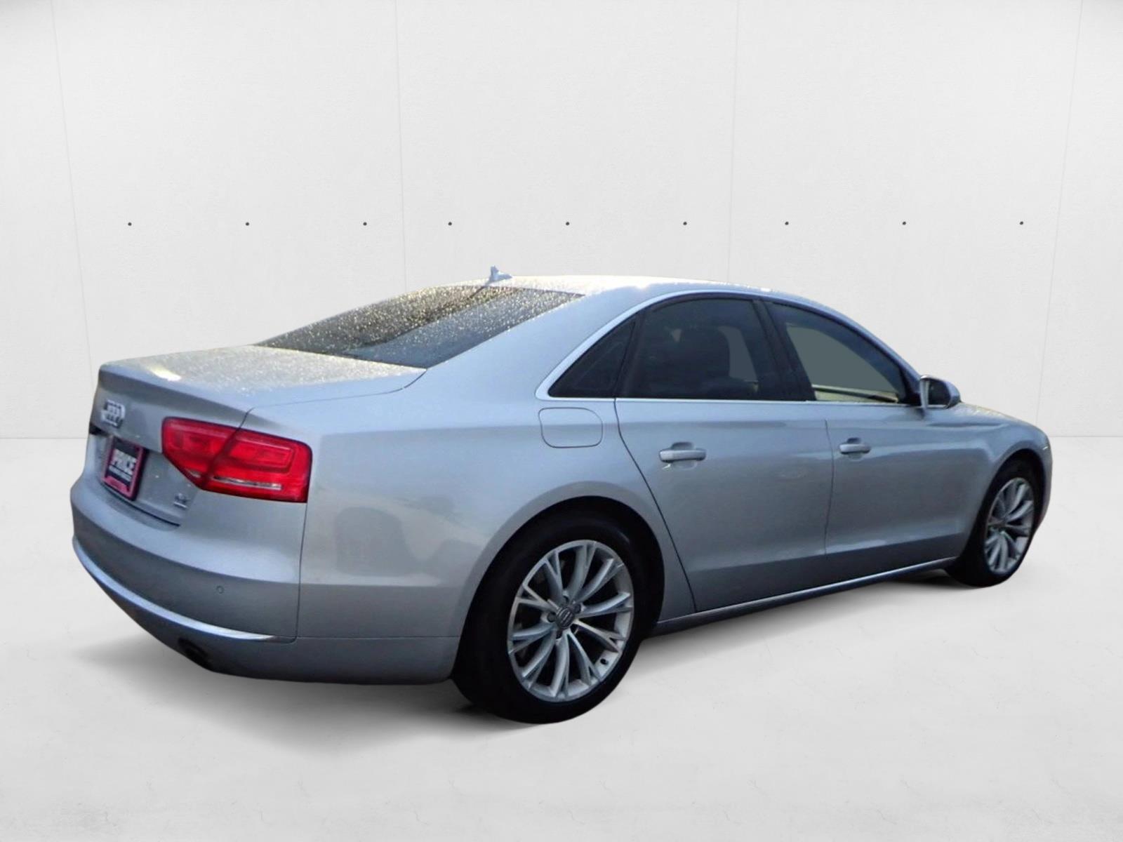 2011 Audi A8 photo 2