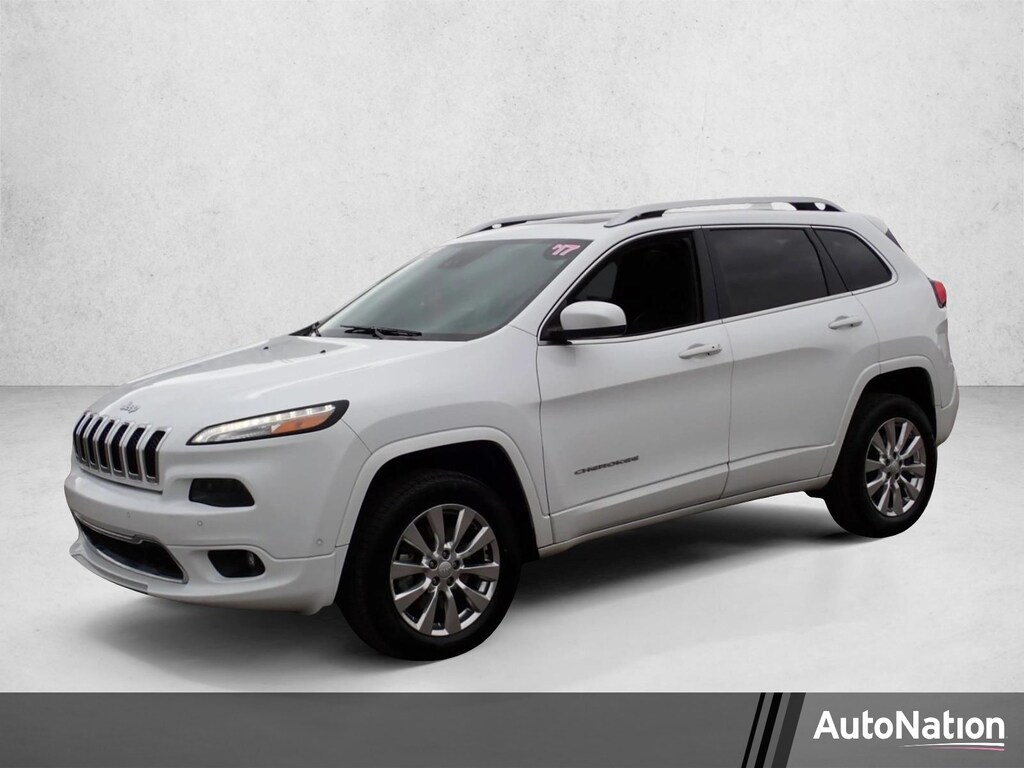 Used 2017 Jeep Cherokee Overland SUV