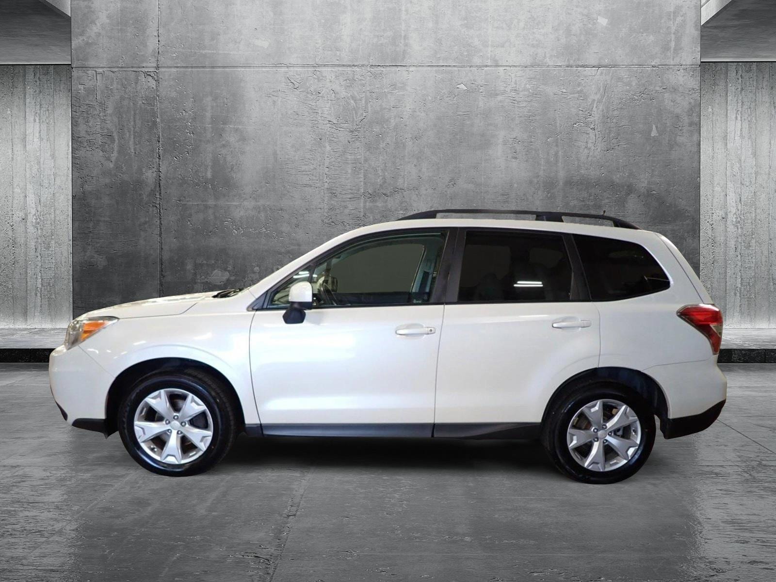 Used 2015 Subaru Forester i Premium with VIN JF2SJADC1FH425576 for sale in Centennial, CO