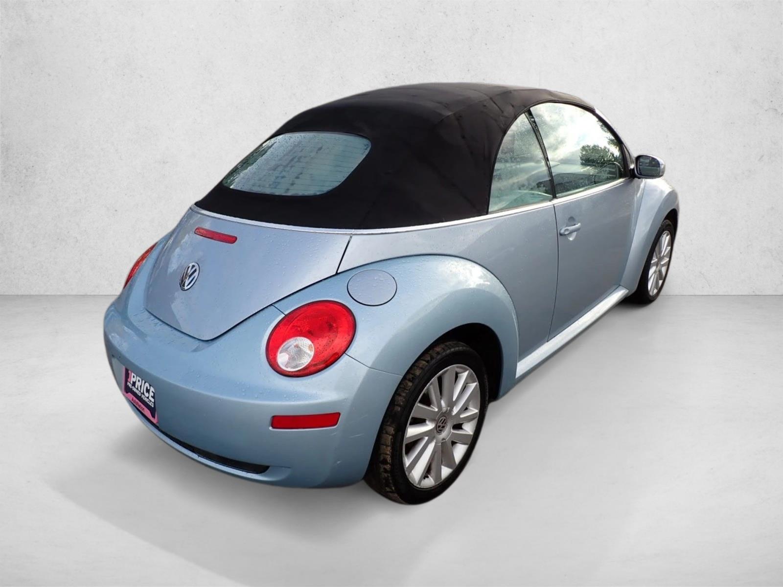 2010 Volkswagen Beetle Convertible photo 3
