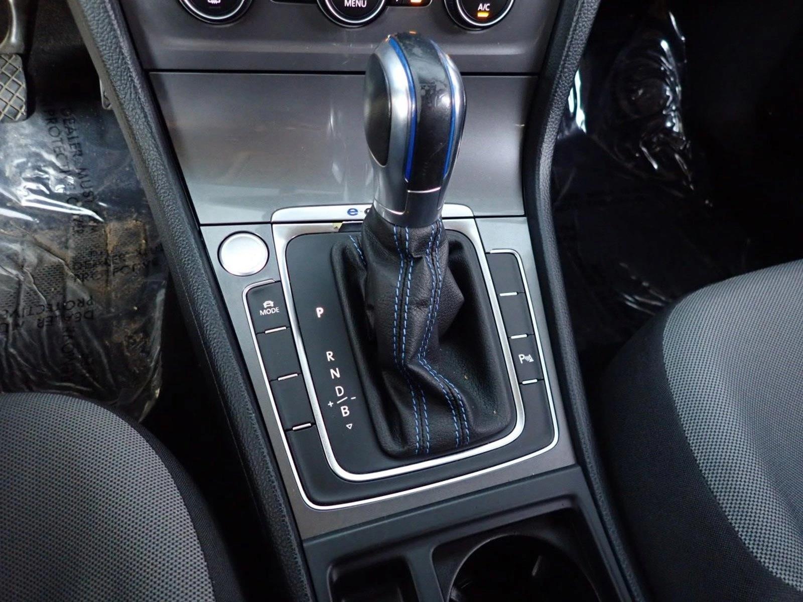 2015 Volkswagen e-Golf e-Golf Limited Edition - Photo 21