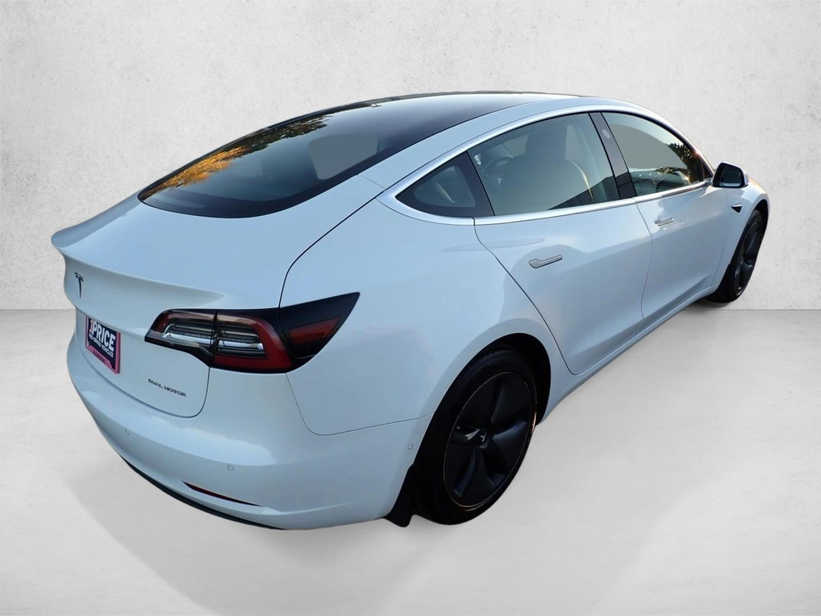 2018 Tesla Model 3 Long Range photo 3