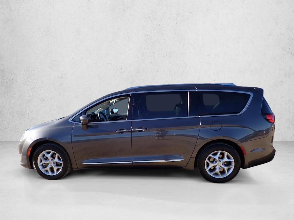Used 2018 Chrysler Pacifica Touring L Van