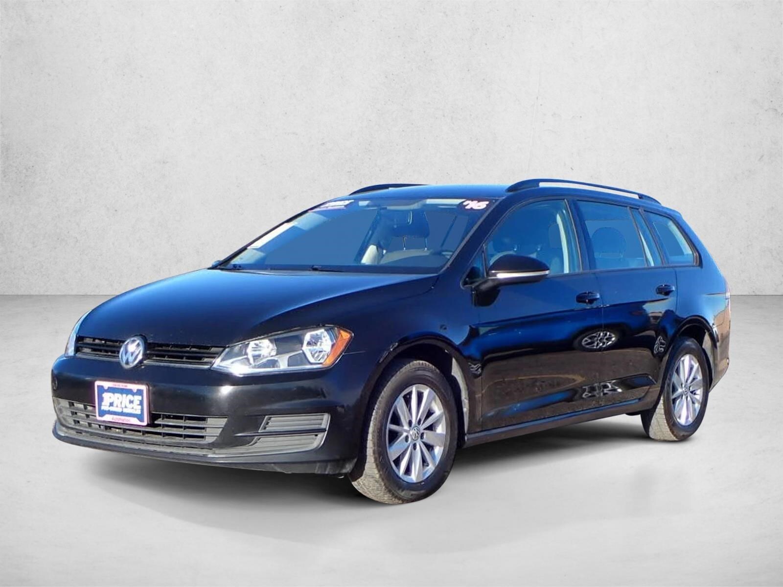 2016 Volkswagen Golf SportWagen TSI S's photo