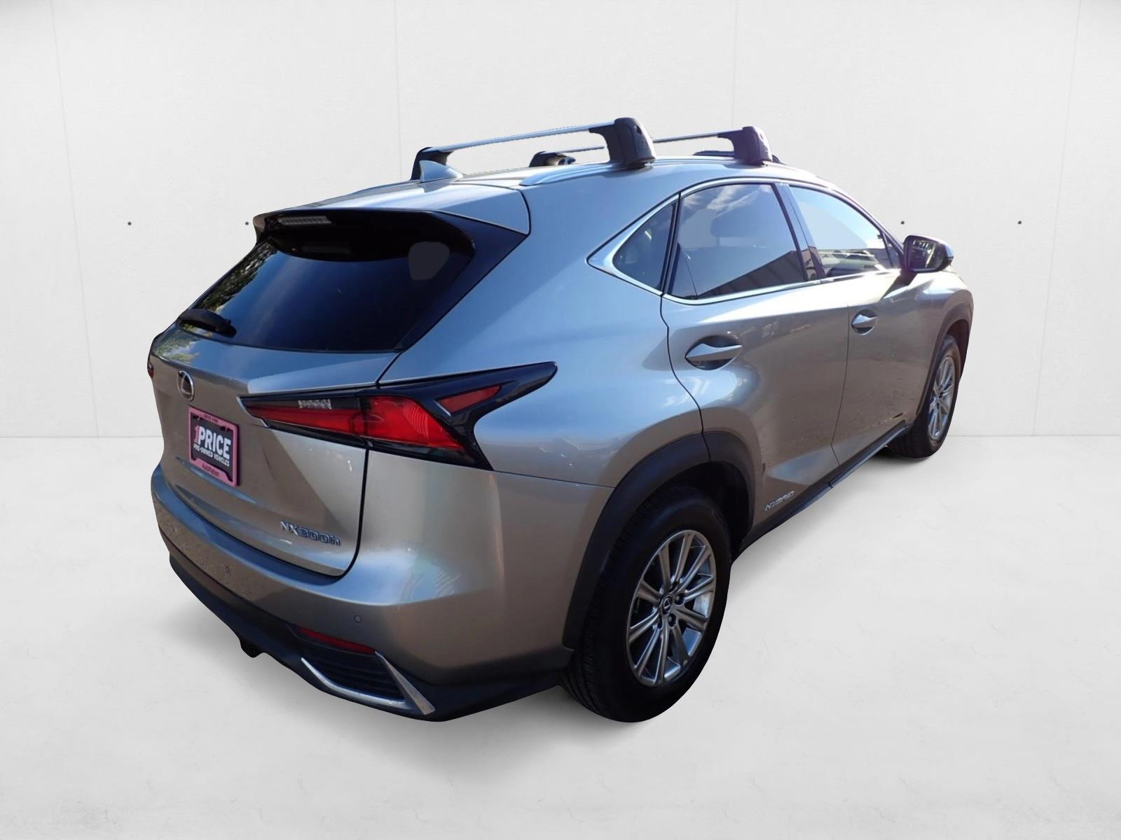 2018 Lexus NX 300h Luxury photo 2