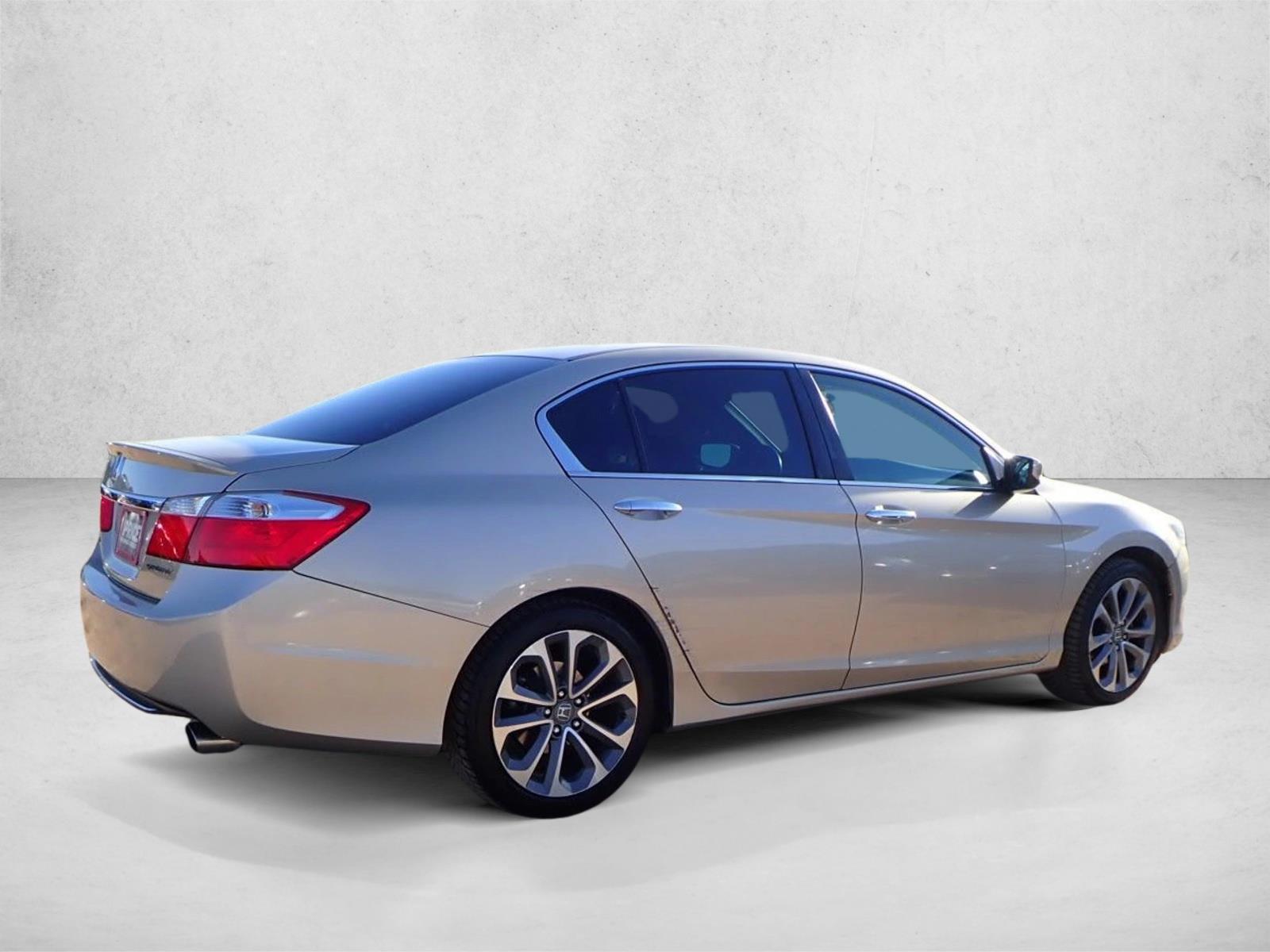 2015 Honda Accord Sport photo 4