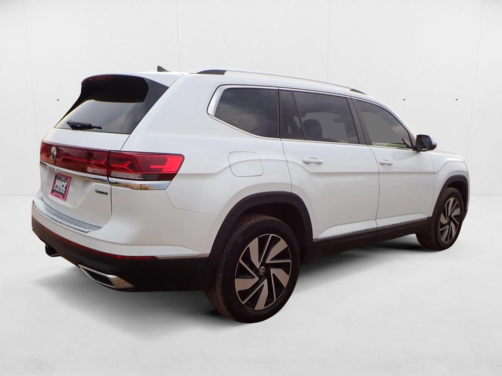 2024 Volkswagen Atlas SEL photo 4