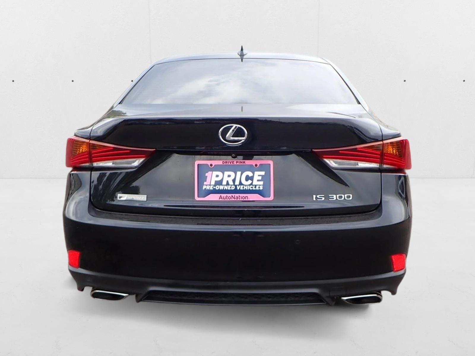 2019 Lexus IS 300 photo 3