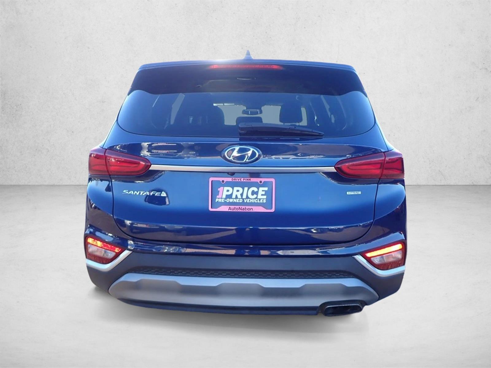 2020 Hyundai Santa Fe SEL photo 3