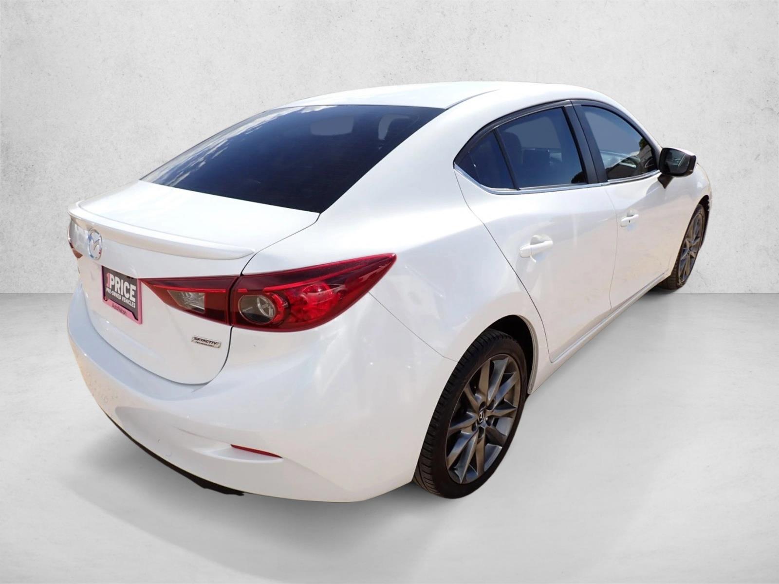 2018 Mazda Mazda3 Touring photo 4