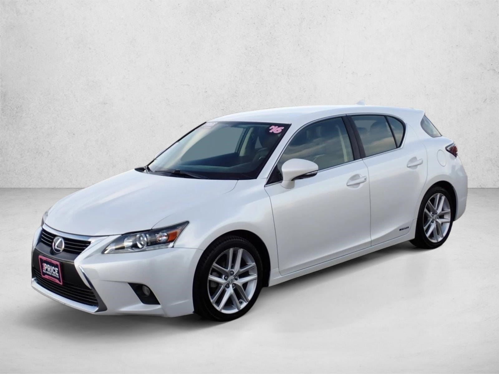 2016 Lexus CT Base's photo
