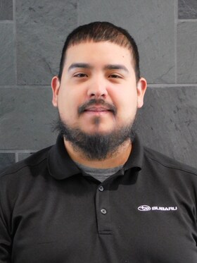 Staff member Oscar Gonzalez from ID_f904c909f6f5