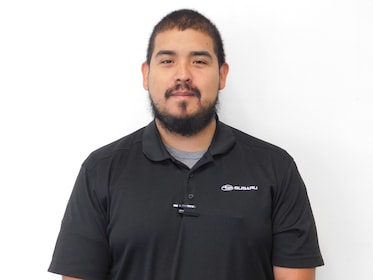 Staff member Oscar Gonzalez from ID_f904c909f6f5