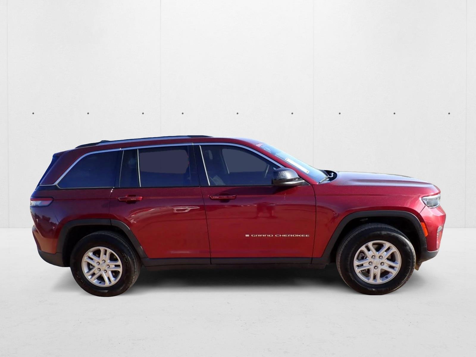 2023 Jeep Grand Cherokee Altitude photo 3