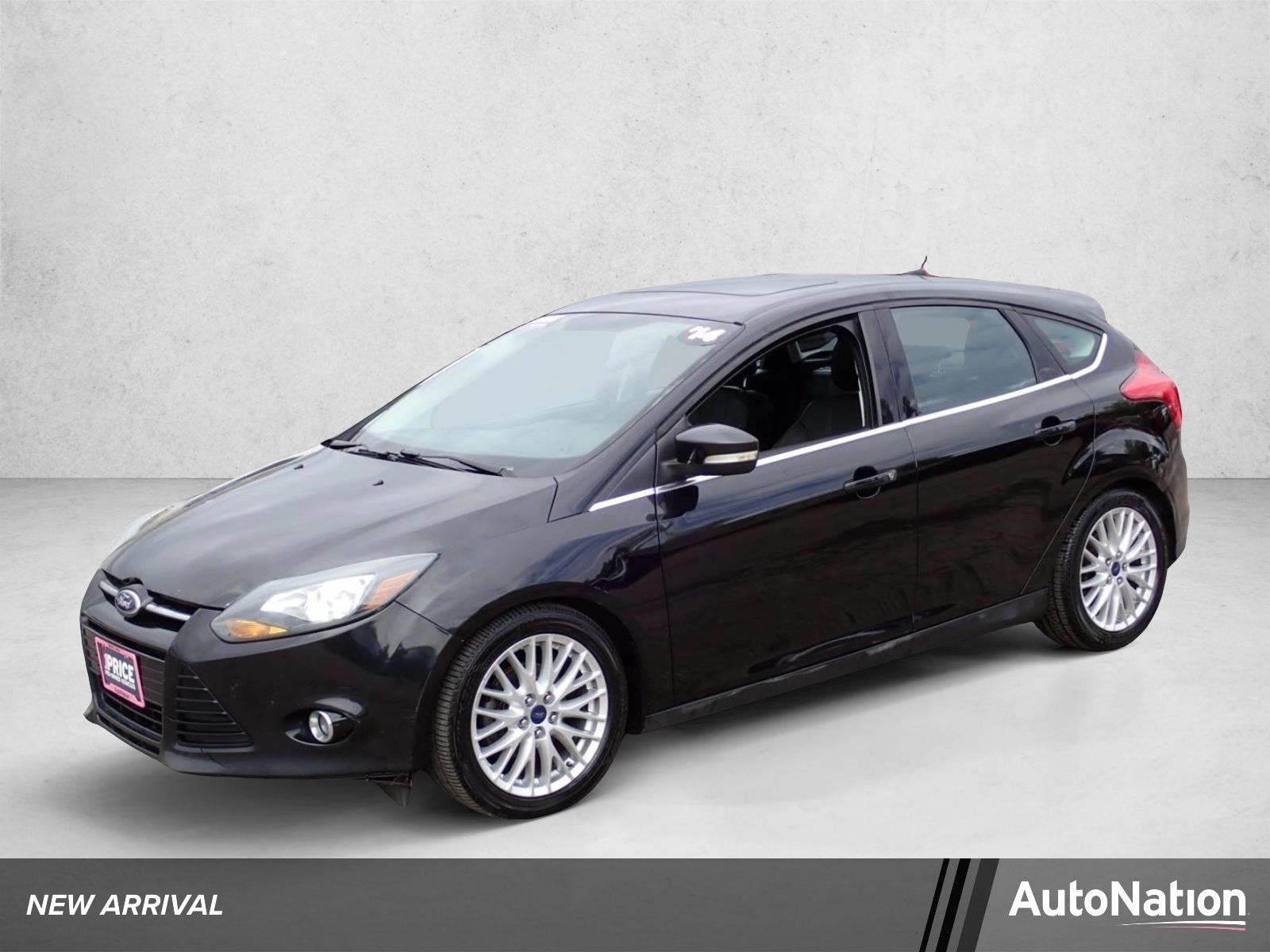 2014 Ford Focus 5 Door Hatch Titanium's photo