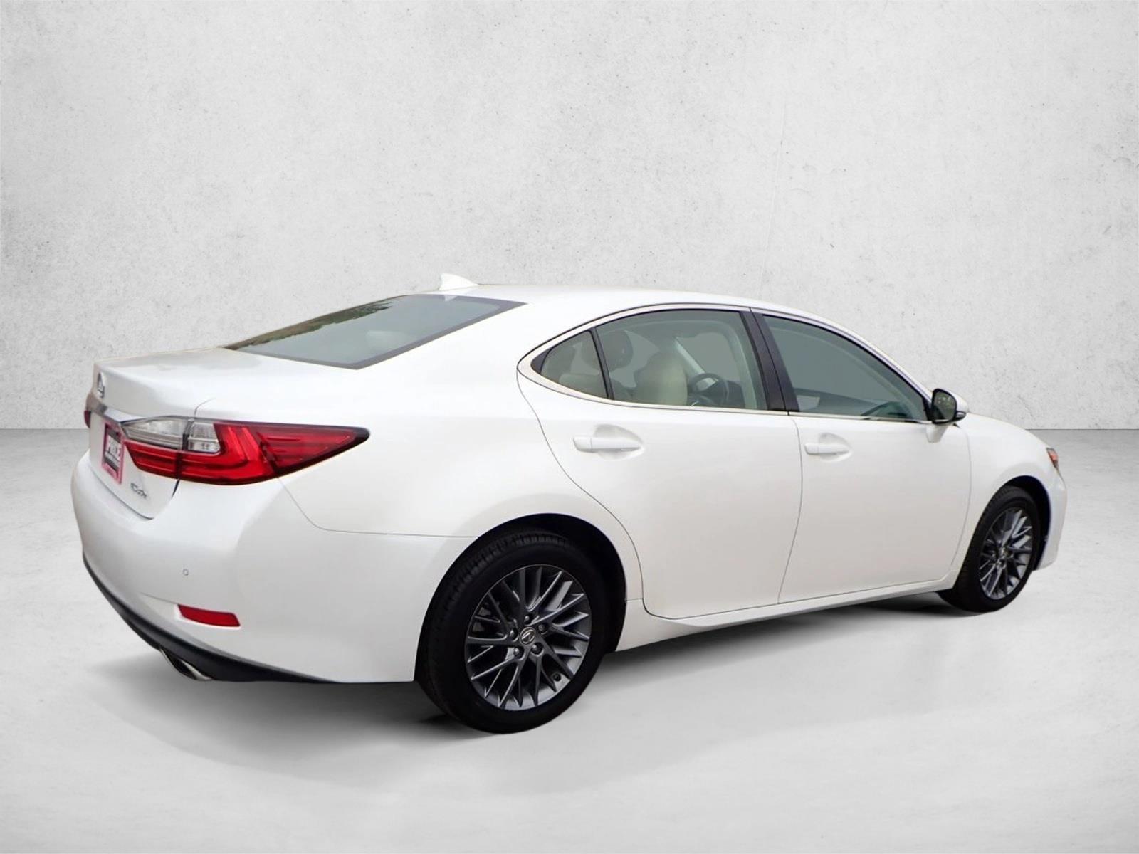 2018 Lexus ES 350 photo 4