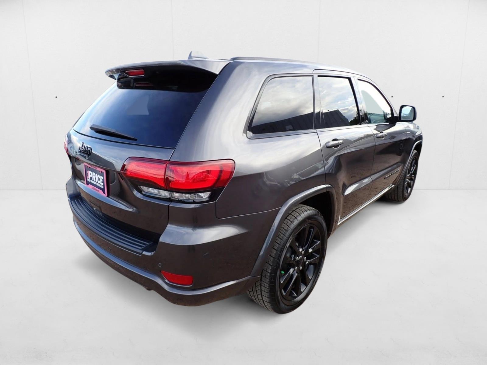 2019 Jeep Grand Cherokee Altitude photo 3