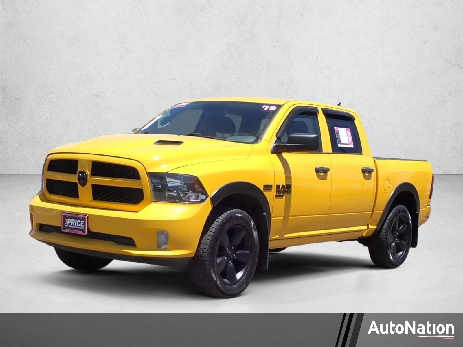 2019 RAM 1500 Classic Express Crew Cab 4x4 5'7's photo