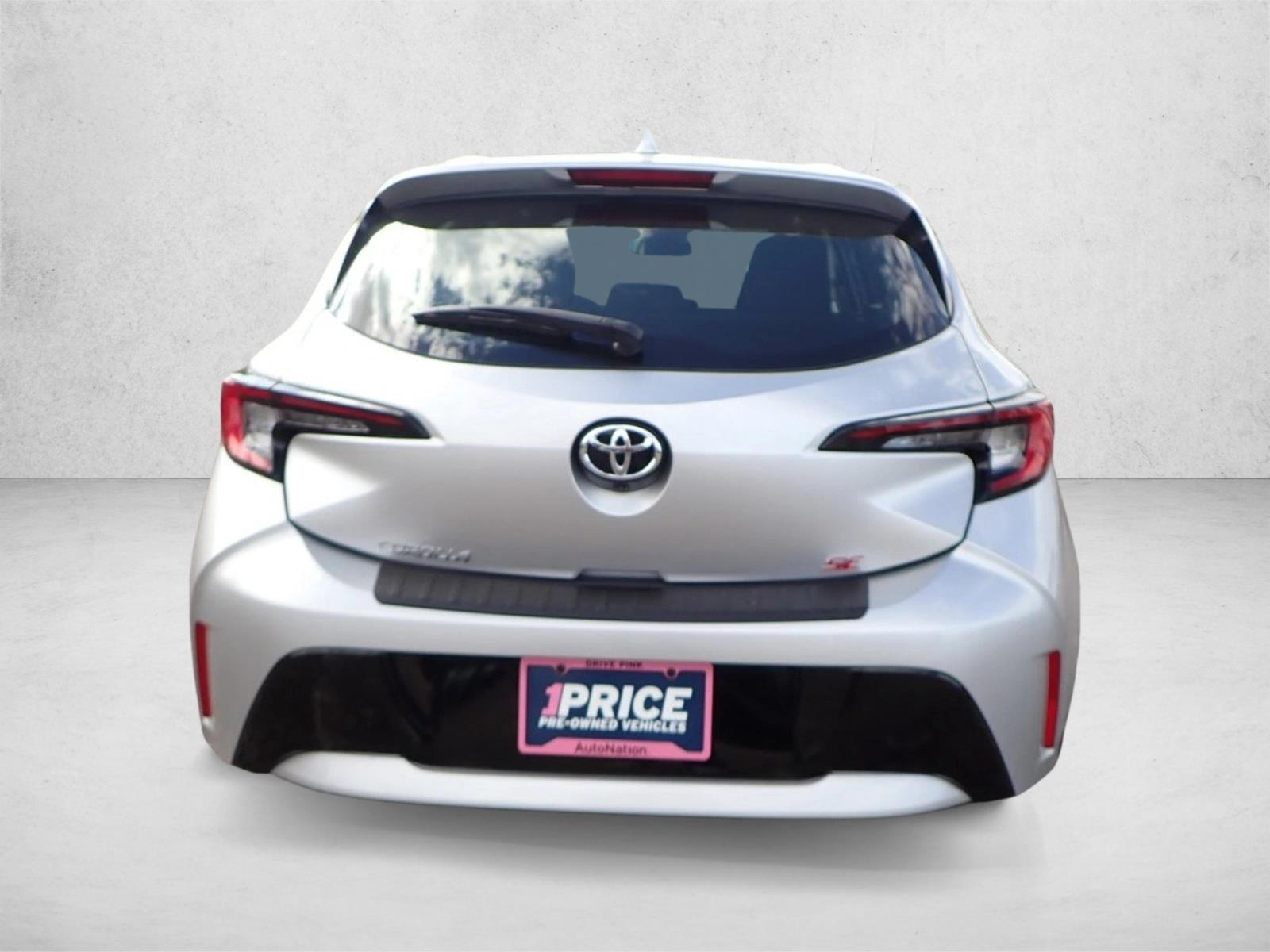 2023 Toyota Corolla SE photo 3