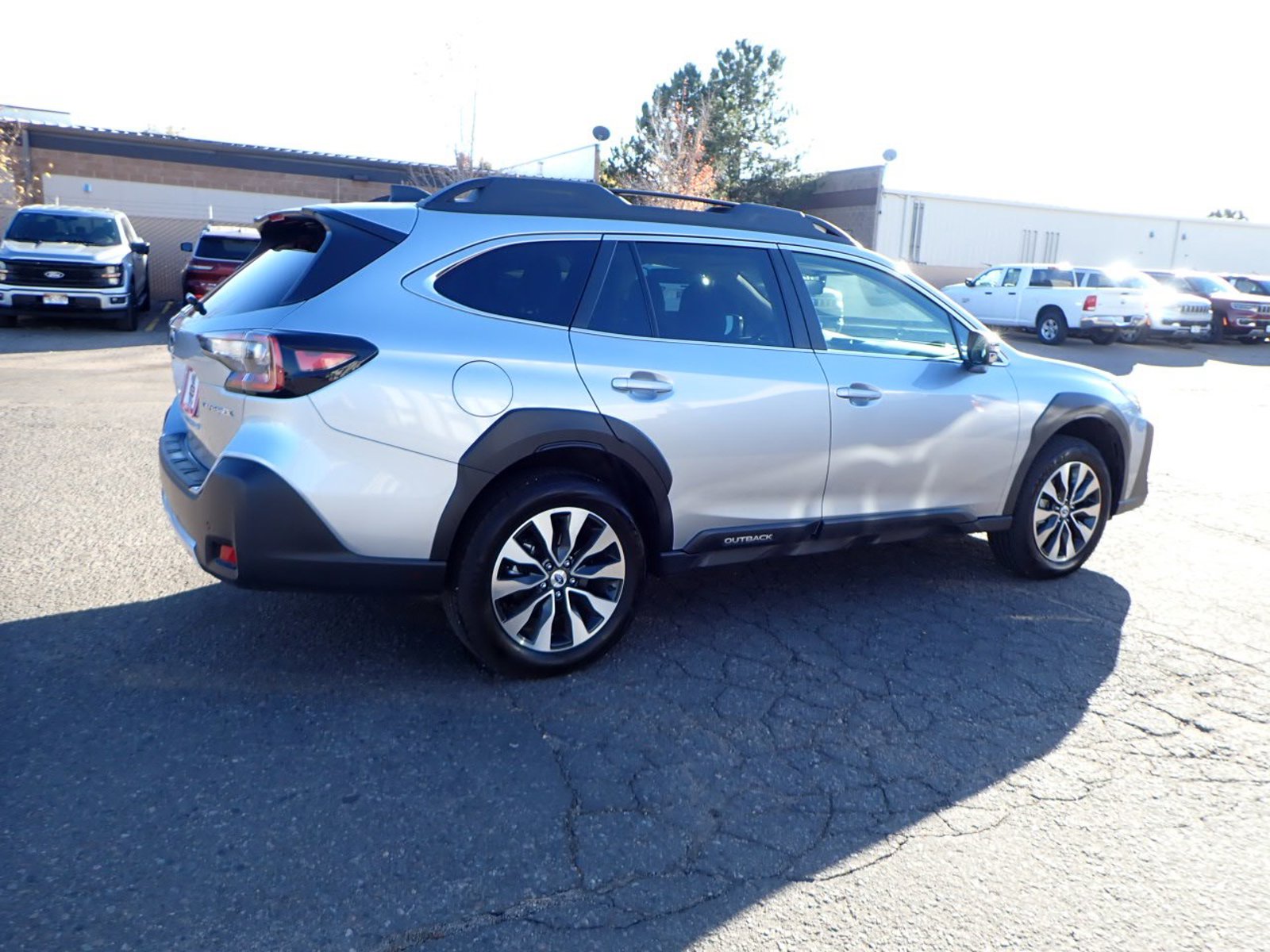 2025 Subaru Outback Limited photo 3