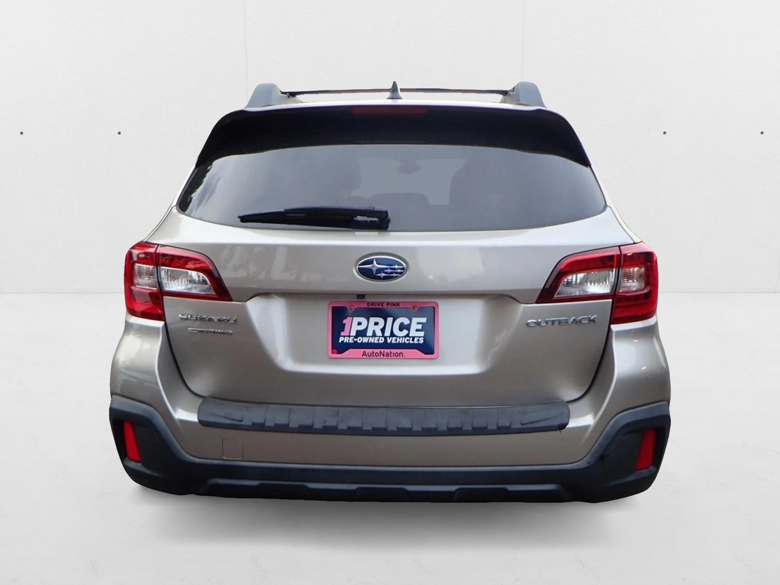 2018 Subaru Outback Premium photo 3