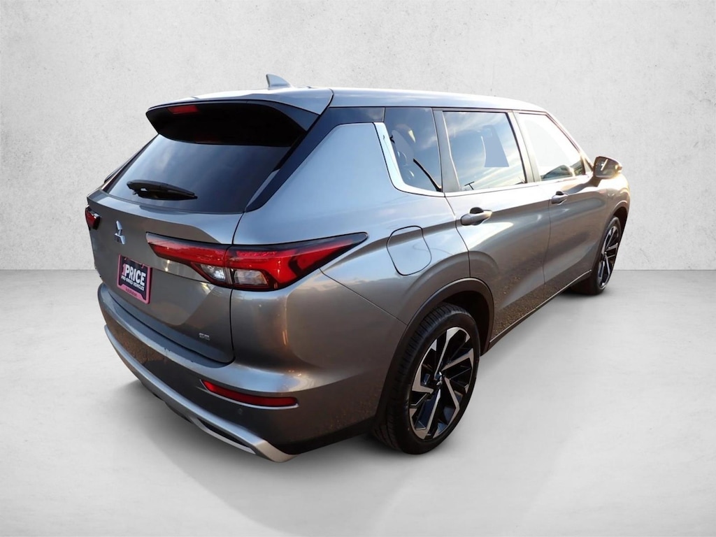 Used 2024 Mitsubishi Outlander SE SUV