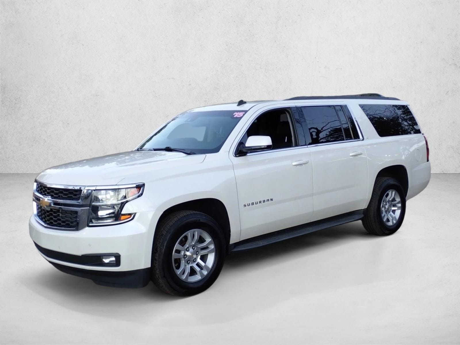 2015 Chevrolet Suburban LT's photo