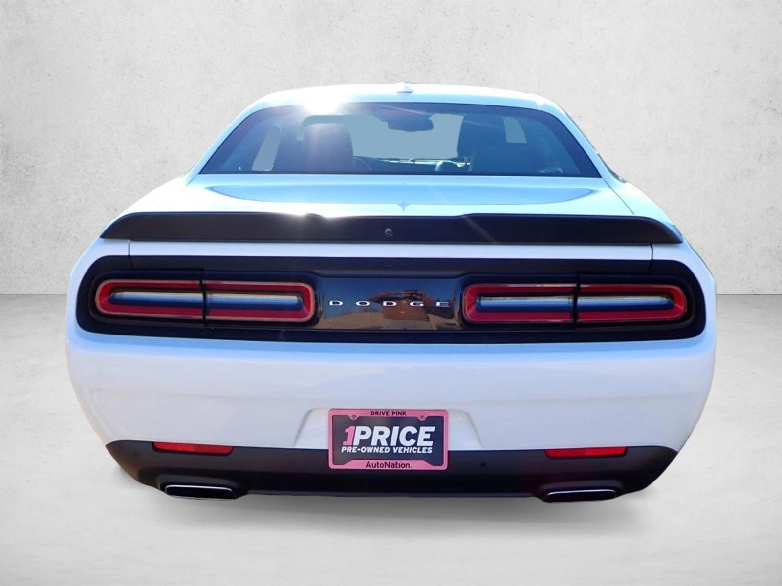 2018 Dodge Challenger SXT Plus photo 3