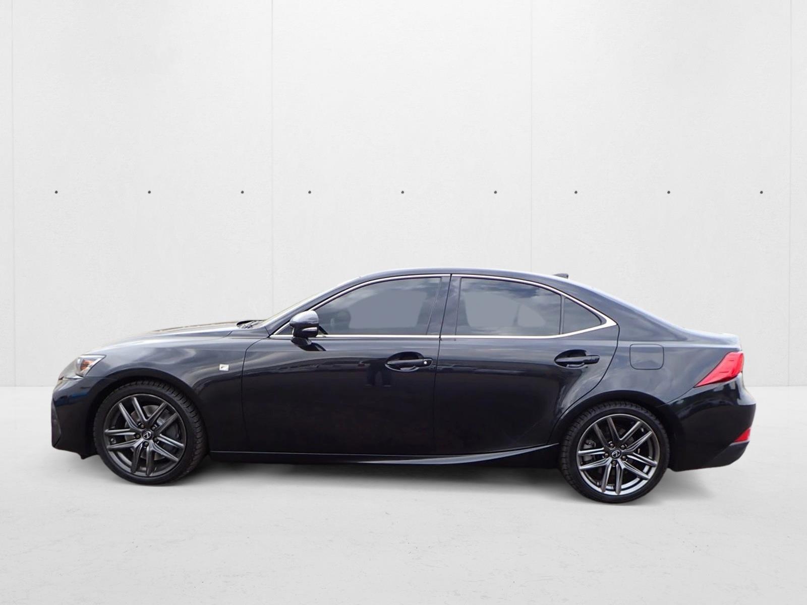 2019 Lexus IS 300 photo 2