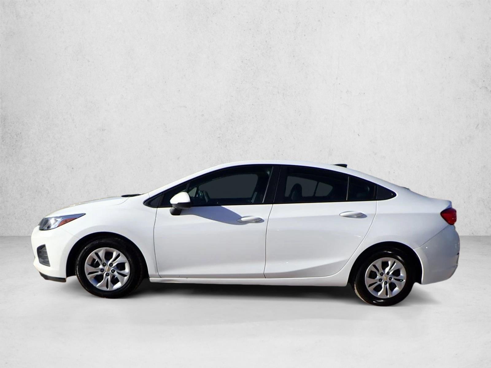 2019 Chevrolet Cruze LS photo 2