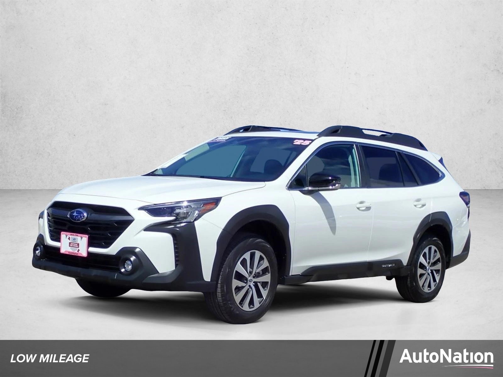 2025 Subaru Outback Premium's photo