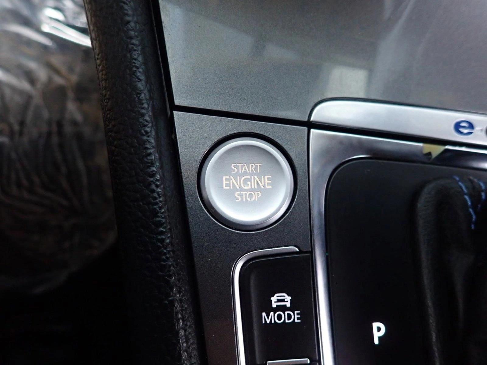 2015 Volkswagen e-Golf e-Golf Limited Edition - Photo 23