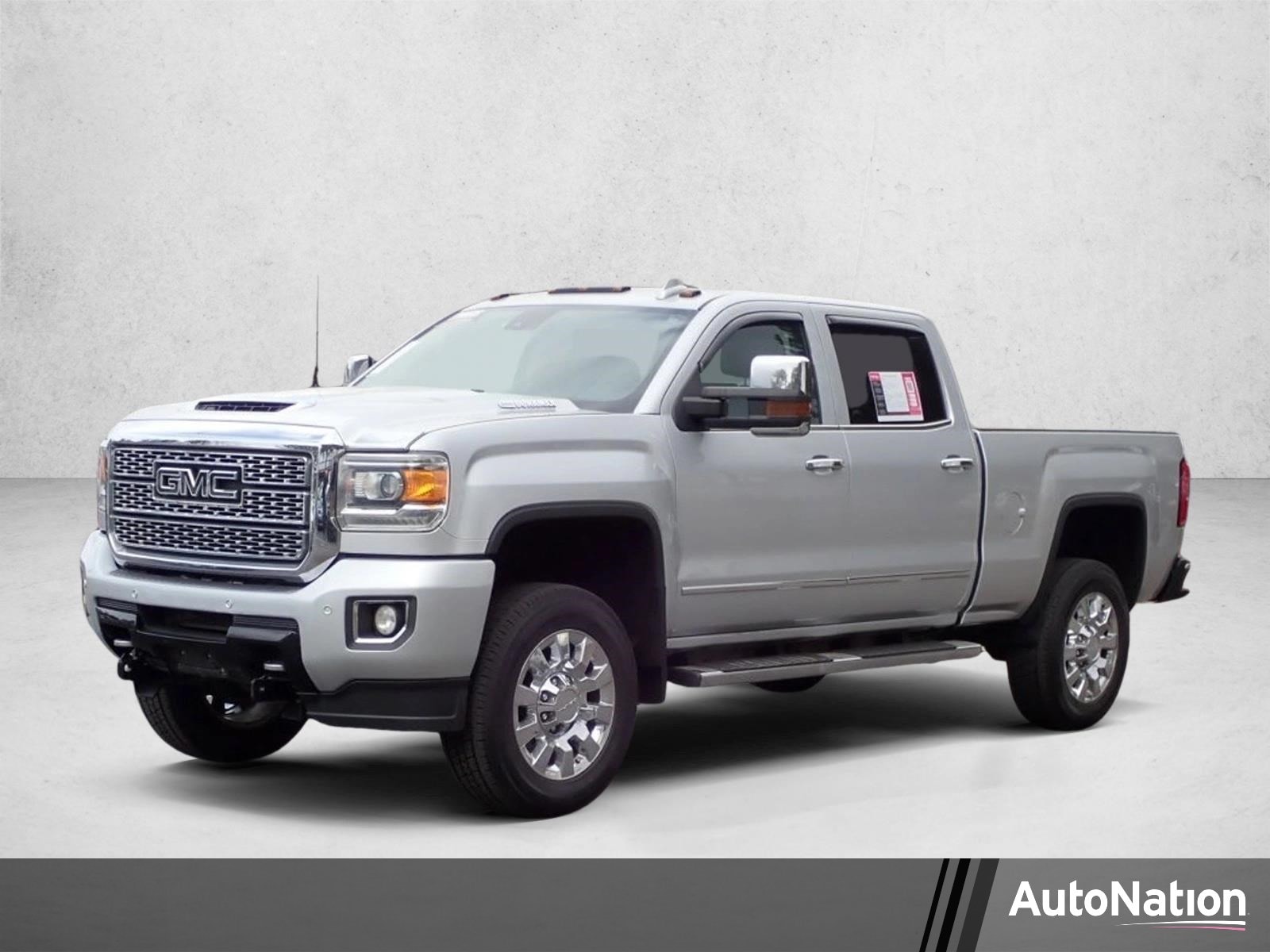 2019 GMC Sierra 4WD Crew Cab Standard Box Denali's photo