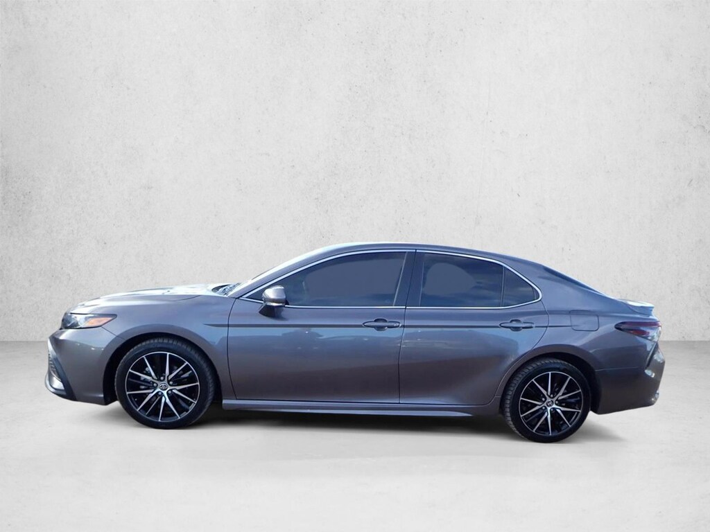 Used 2022 Toyota Camry SE Sedan