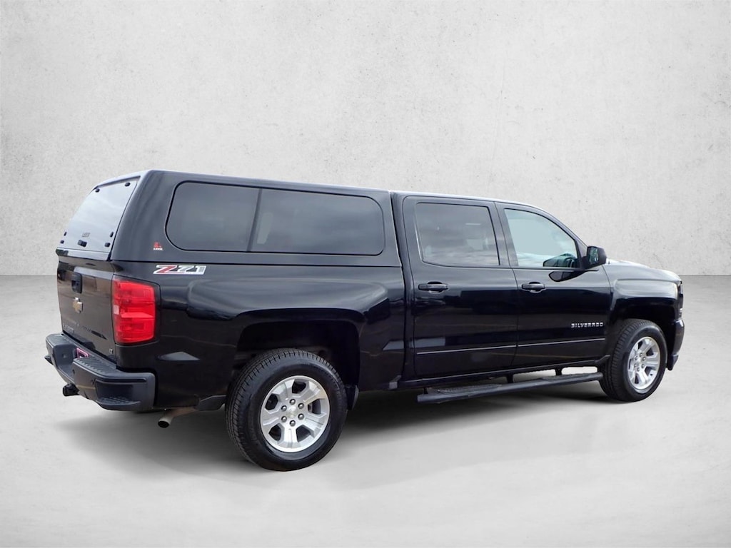 Used 2017 Chevrolet Silverado 1500 LT Truck Crew Cab