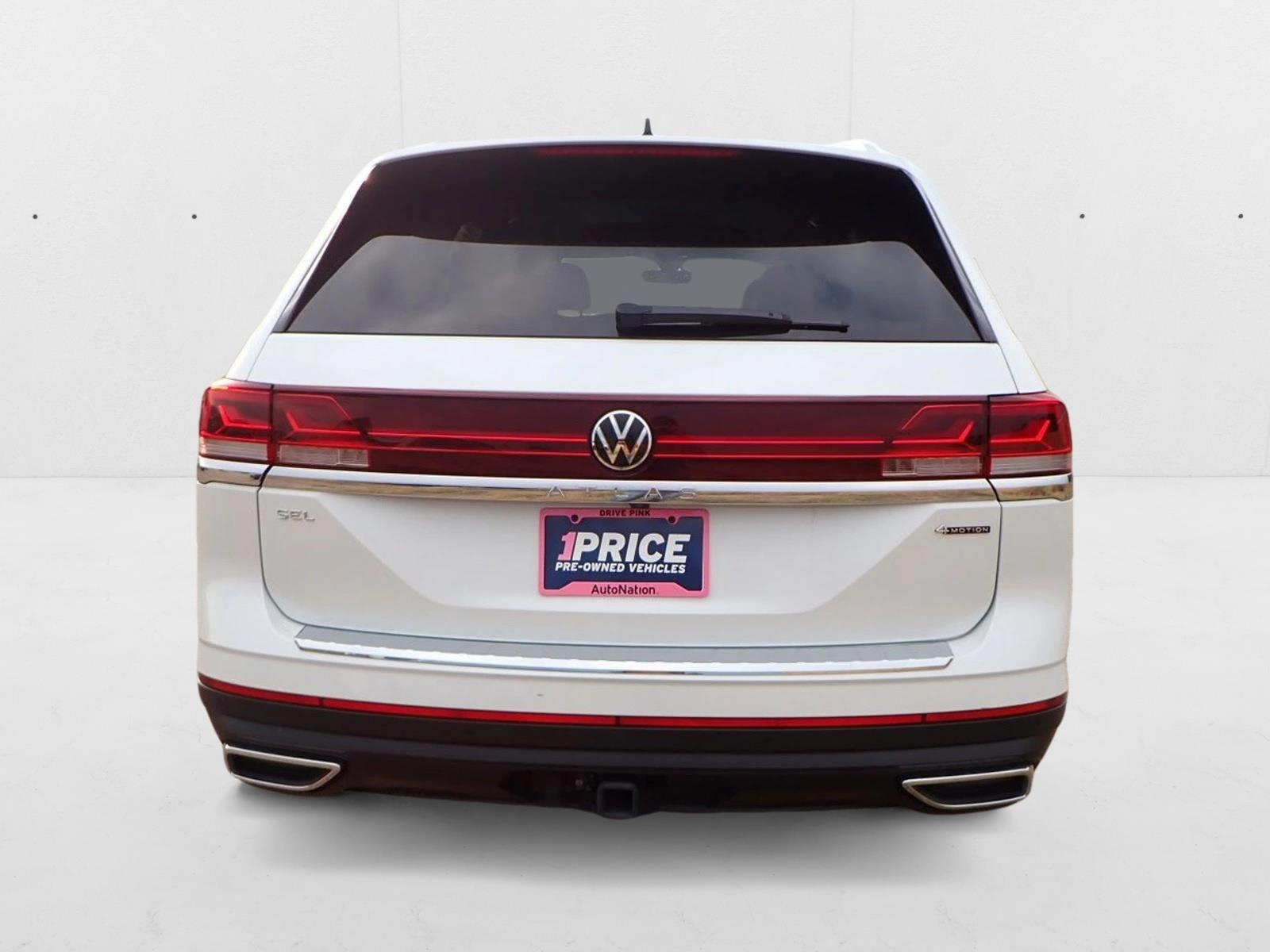 2024 Volkswagen Atlas SEL photo 3