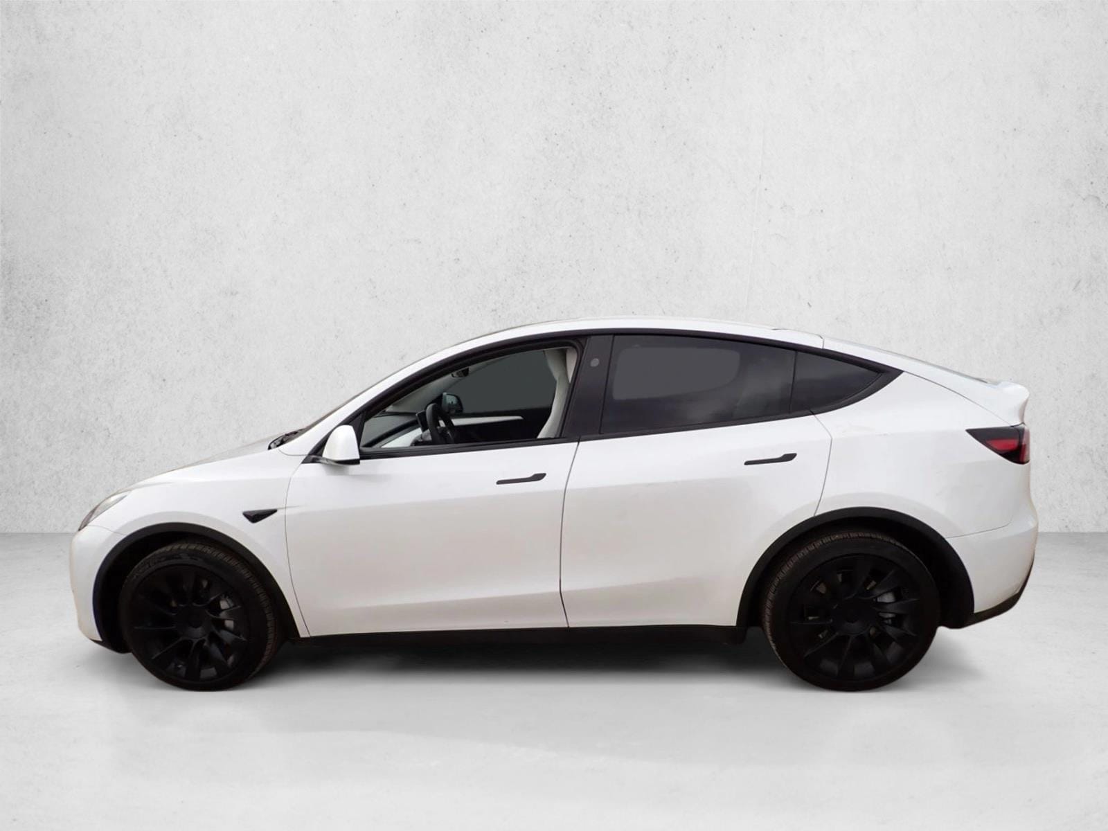 Used 2024 Tesla Model Y Long Range with VIN 7SAYGDEE8RF101329 for sale in Centennial, CO