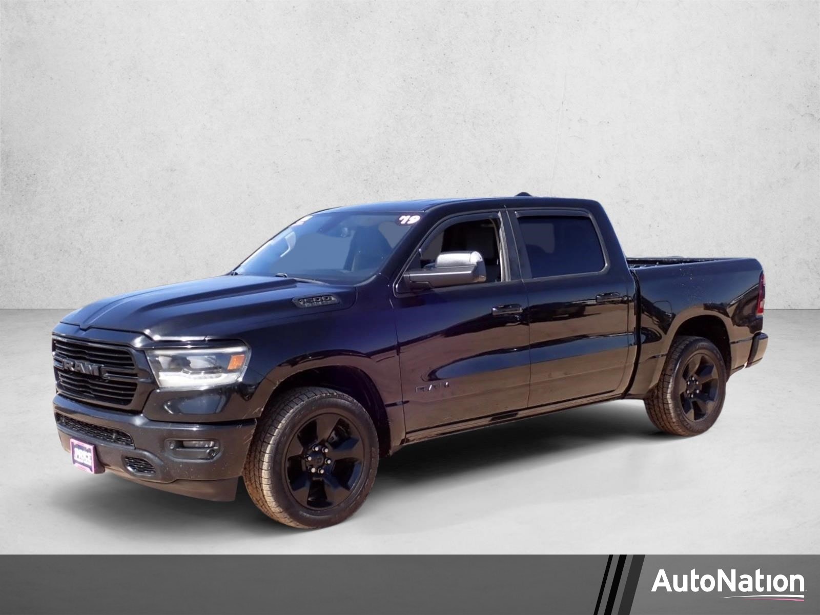 2019 RAM 1500 Big Horn/Lone Star 4x4 Crew Cab 5'7's photo