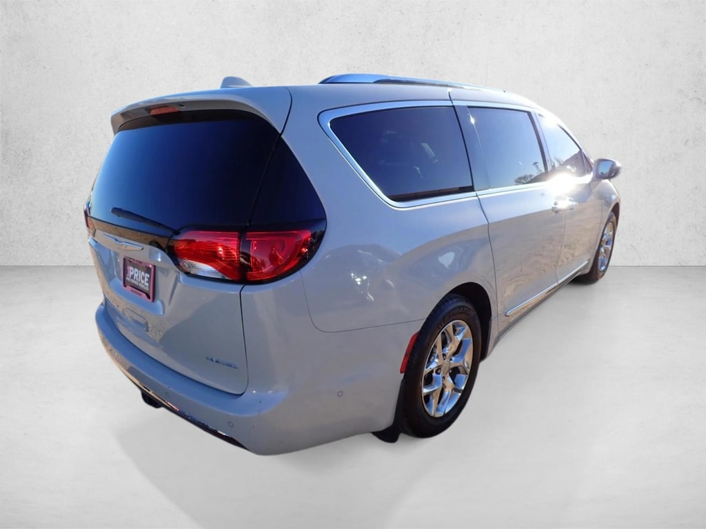 Used 2017 Chrysler Pacifica Limited Van