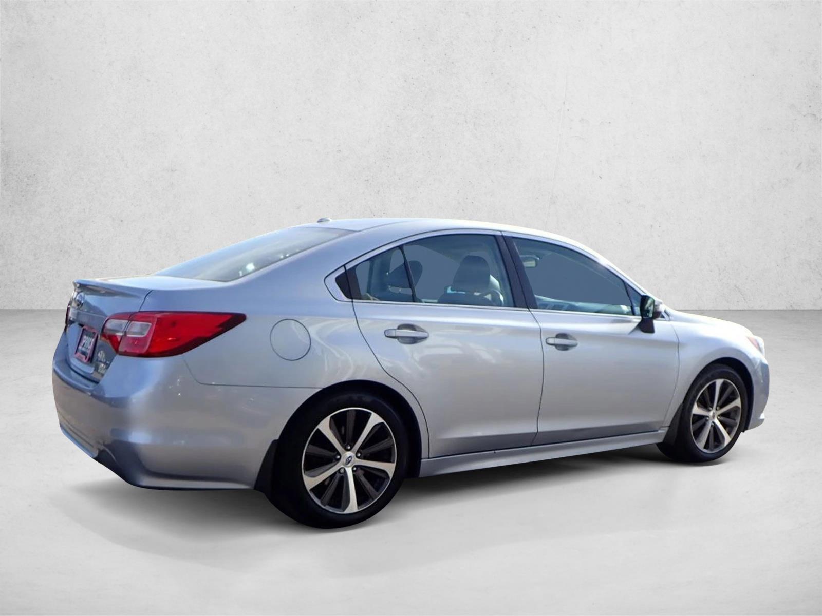 2015 Subaru Legacy 2.5i Limited photo 4